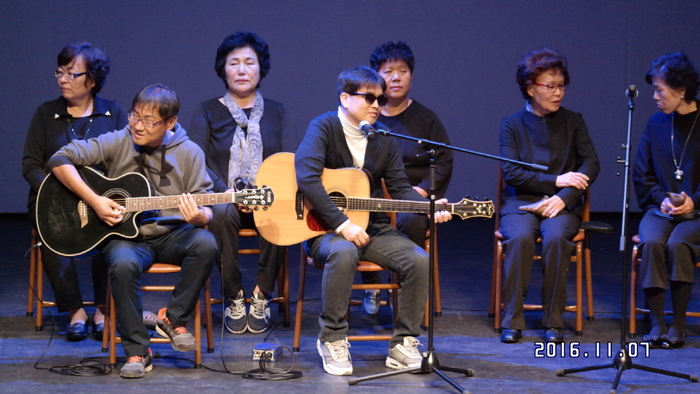하늘소와 울타리 리허설중