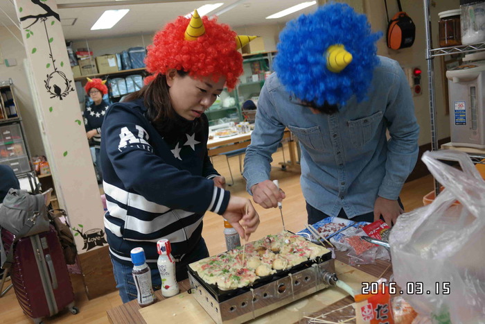 타코야끼 만드는 사진