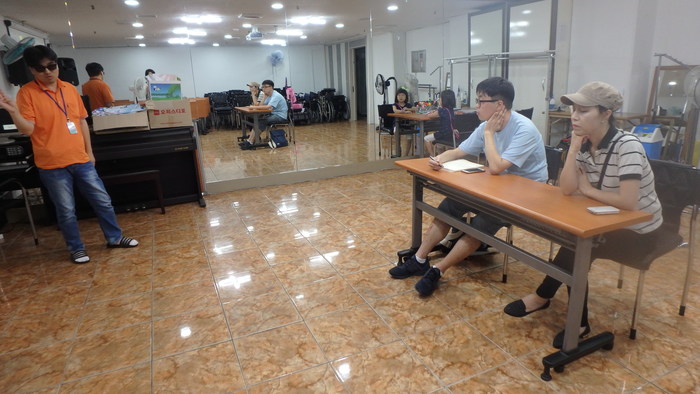 체험교육 내용을 집중해서 듣고 있는 교육생 모습 체험교육 내용을 집중해서 듣고 있는 교육생 모습
