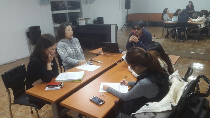 사업진행현황을 보고하는 이상훈 팀장
