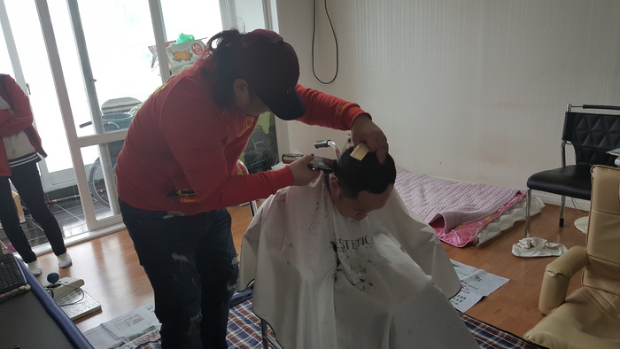 전연식 컷트 중 전연식 컷트 중