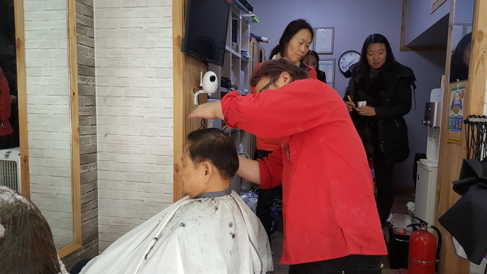 권용생님 컷트 중 권용생님 컷트 중