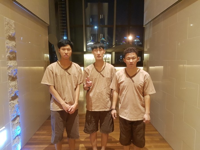 대중 사우나장에서 대중 사우나장에서