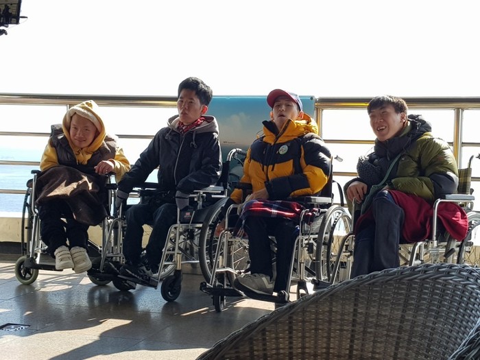 전망대에서 전연식,김자운,반영훈,차원기님 단체사진 전망대에서 전연식,김자운,반영훈,차원기님 단체사진