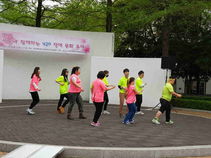 서구 한빛센터 공연하는 중 서구 한빛센터 공연하는 중