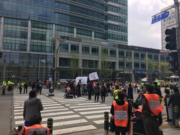 시청 앞 도로 점검 시청 앞 도로 점검