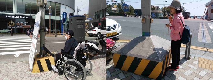 총 2장의 사진 왼쪽 사진 박성민 활동가가 음향신호기 앞에 있는 사진, 오른쪽 사진 윤정희 활동가가 음향신호기 앞에 있는 사진 총 2장의 사진 왼쪽 사진 박성민 활동가가 음향신호기 앞에 있는 사진, 오른쪽 사진 윤정희 활동가가 음향신호기 앞에 있는 사진
