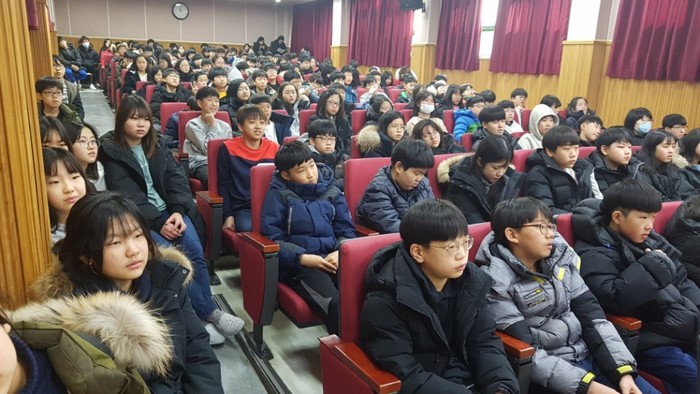 울주명지초등학교 시청각실 모습 울주명지초등학교 시청각실 모습