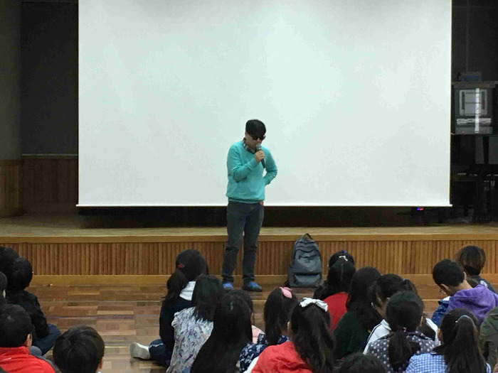 장애의 이해에 대해 강의하고 있는 이상훈 팀장모습 장애의 이해에 대해 강의하고 있는 이상훈 팀장모습