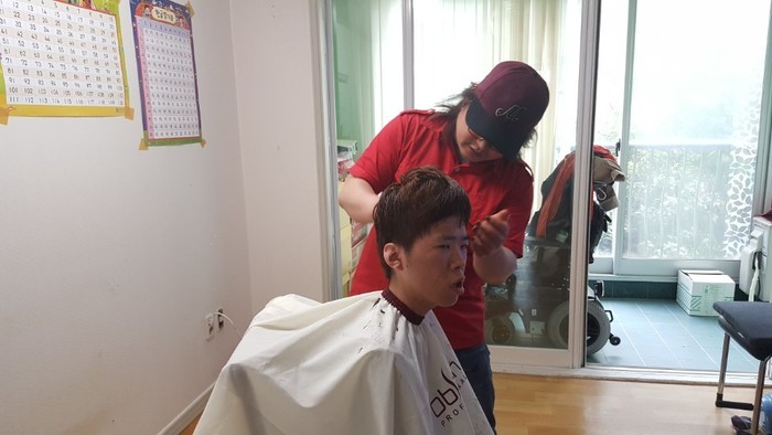 김자운님 컷트 중 김자운님 컷트 중