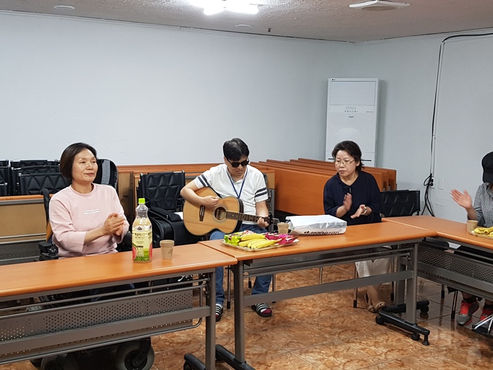 이상훈팀장님 생일 축하 공연 이상훈팀장님 생일 축하 공연