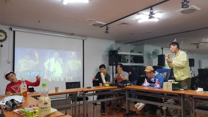 마리두 박강철씨 노래 부르는 모습 마리두 박강철씨 노래 부르는 모습