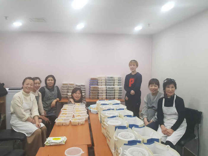 자원봉사자 일부 단체 사진 자원봉사자 일부 단체 사진