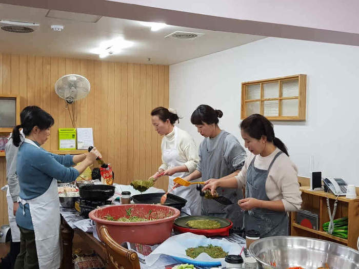 전 굽는 사진 전 굽는 사진