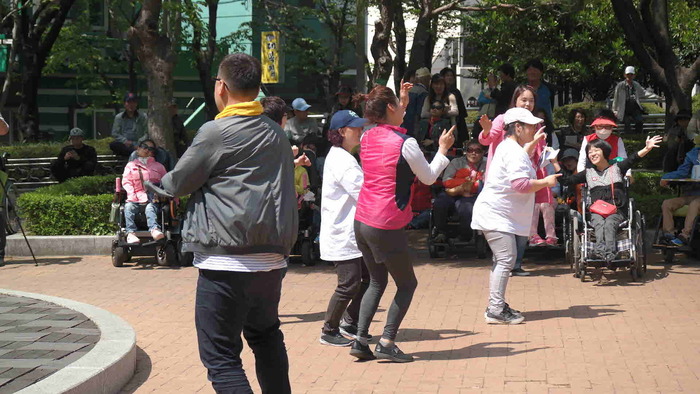 춤추는 사람들 춤추는 사람들
