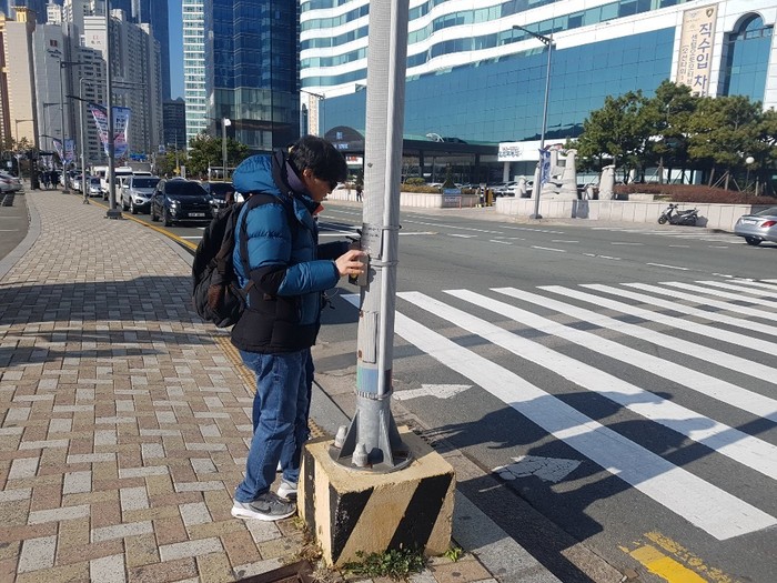 건널목 주변 음향신호기 모습 건널목 주변 음향신호기 모습