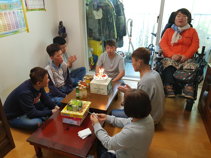 김정민씨 생일파티하는 모습