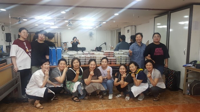 자원봉사자 단체사진 자원봉사자 단체사진