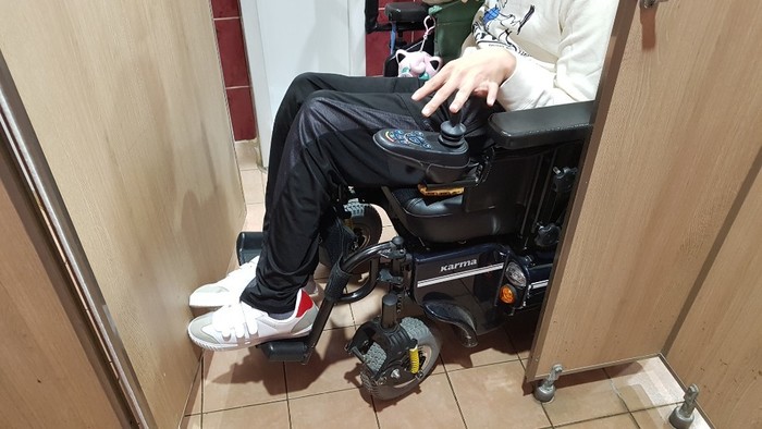 문사이 휠체어 활동가가 있는 모습 문사이 휠체어 활동가가 있는 모습
