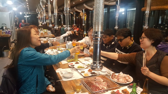 저녁식사 중 건배제의 저녁식사 중 건배제의