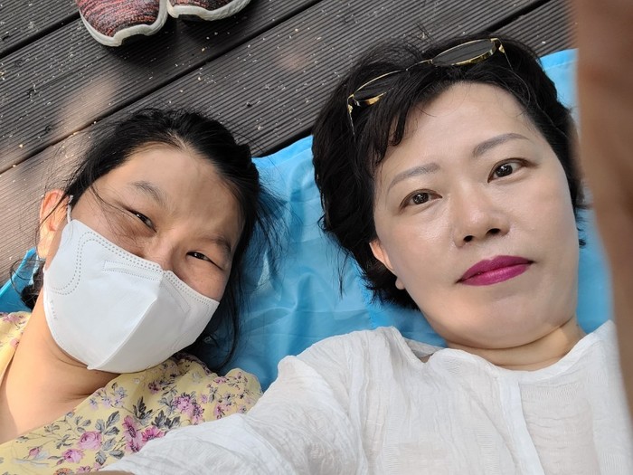 유영신님과 김정옥 국장 유영신님과 김정옥 국장