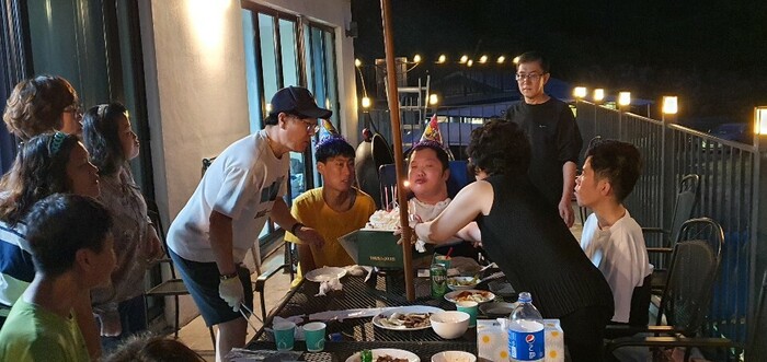 생일파티 중 생일파티 중