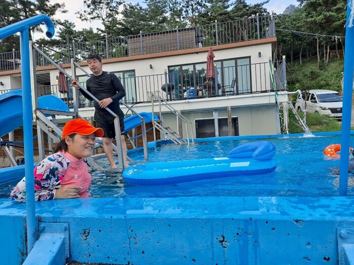 권지향님 수영중 권지향님 수영중
