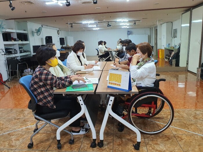 회의중인 사진 회의중인 사진