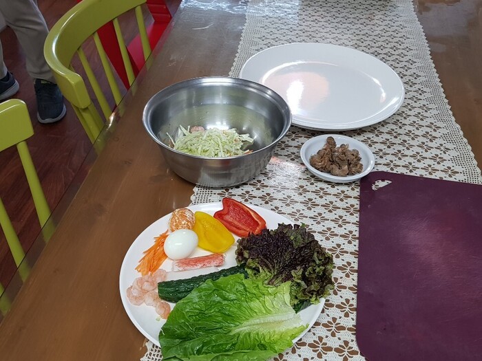 골뱅이국수 재료와 월남쌈 재료 골뱅이국수 재료와 월남쌈 재료
