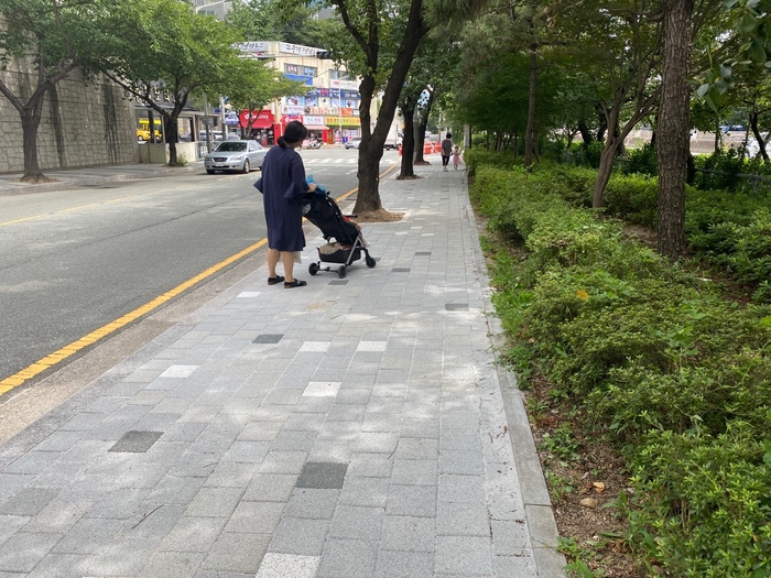 개선된 보도 모습 개선된 보도 모습