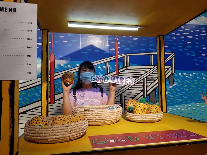 포토존- 판매대에서 판매 체험? 하는 영신씨 포토존- 판매대에서 판매 체험? 하는 영신씨