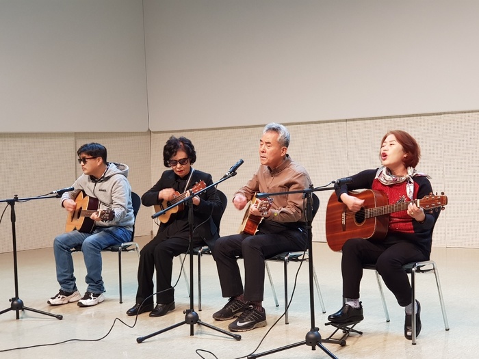 울타리 촬영하는 모습 울타리 촬영하는 모습