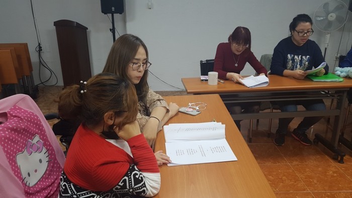 대본 연습중인 뻔데기 회원들 모습 대본 연습중인 뻔데기 회원들 모습